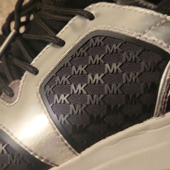 Michael Kors Women's "Liv" Black White & Silver Trainers w/ Inner Wedge Size 7.5 - Picture 3 of 16